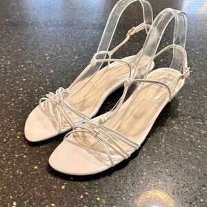 Gorgeous Stuart Weitzman White Summer Sandals | 9